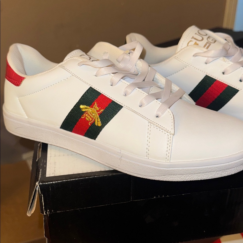 Gucci White Leather Sneakers with Red and Green Accents
